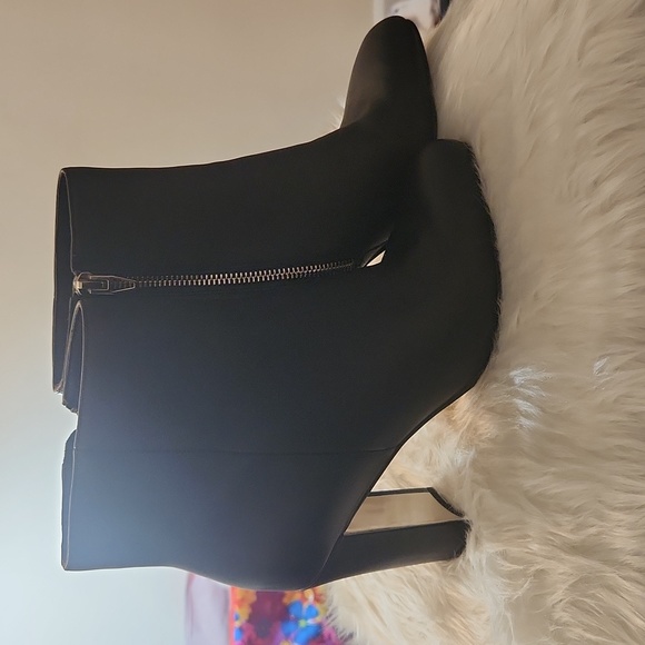 Dolce Vita Leather Booties - Picture 7 of 16